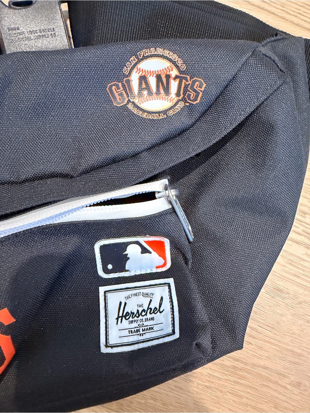 Herschel San Francisco Giants Belt Bag - NWOT - Picture 2 of 8